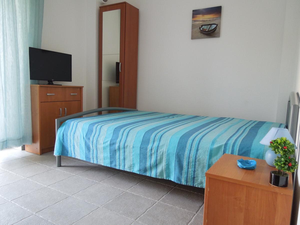 Sunshine Apartment Paralia Dionysiou Bagian luar foto